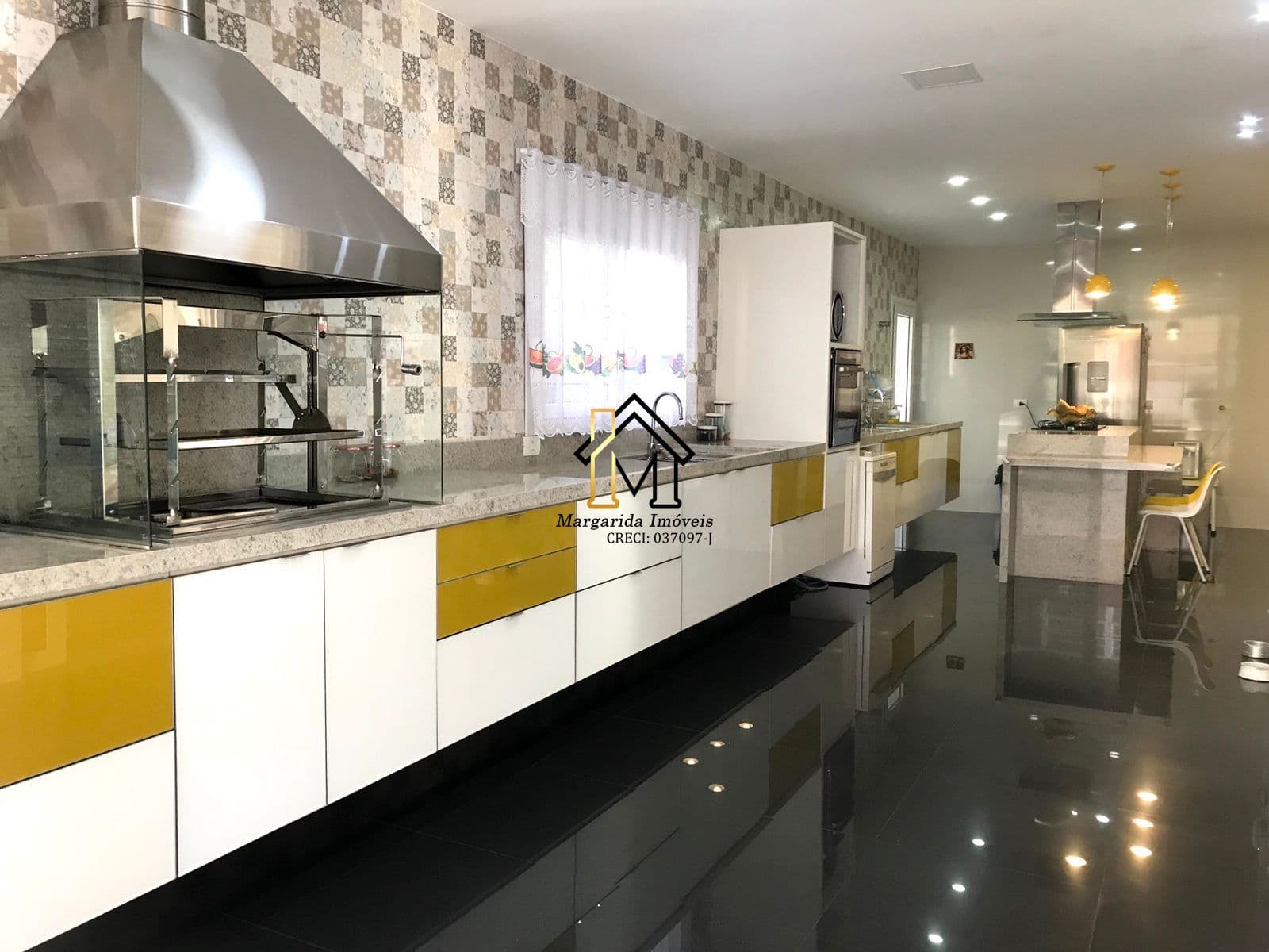 VENDO Linda casa na Granja Viana