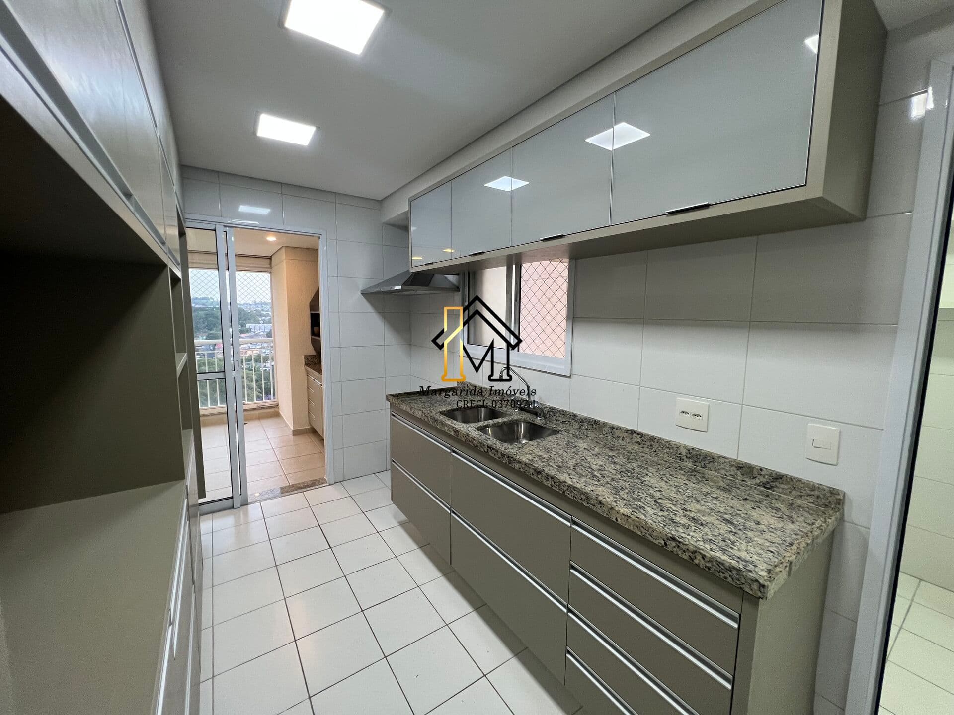 Já Alugou! 171m² no Mairarê