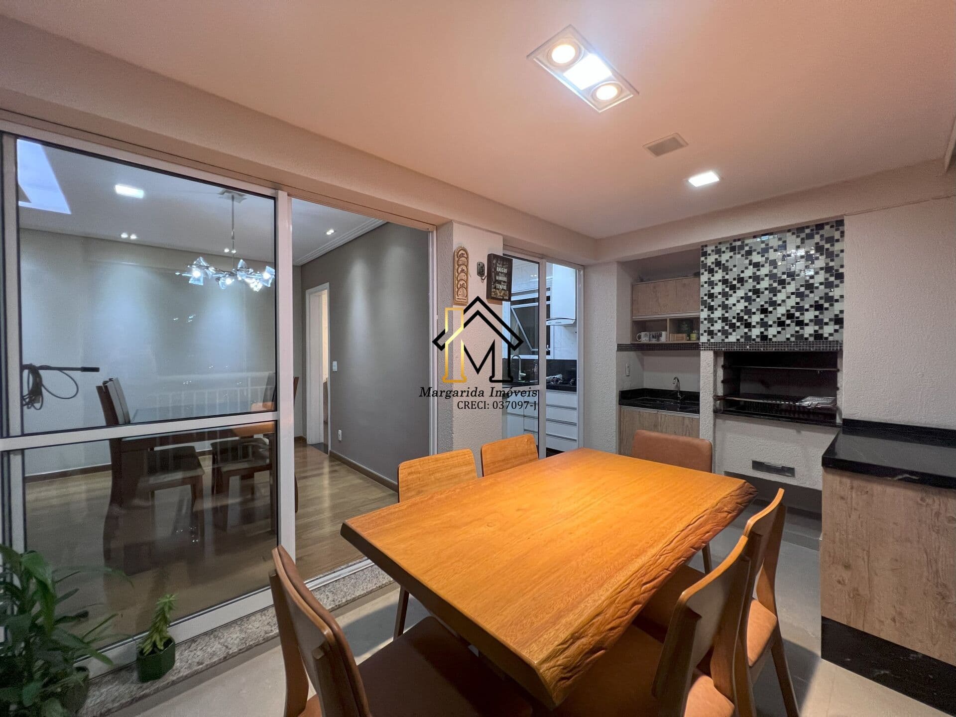 Já Vendeu! Apê de 109m² no Mairarê