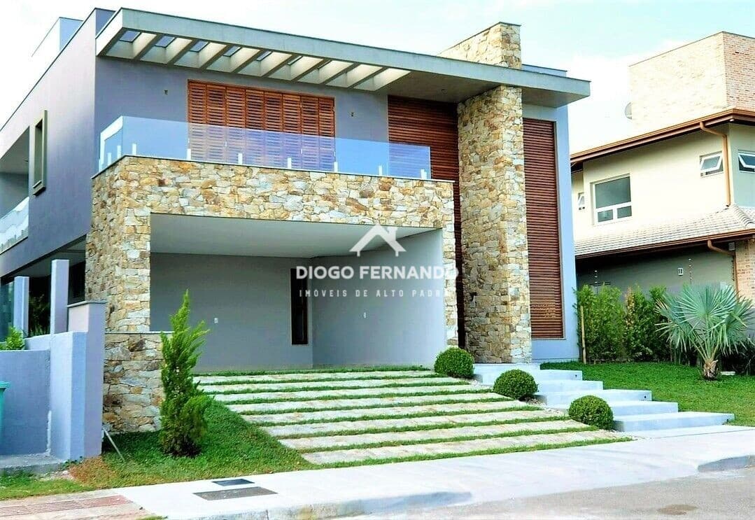 Casa de Alto Padrão em Condomínio Exclusivo na Lagoa da Conceição