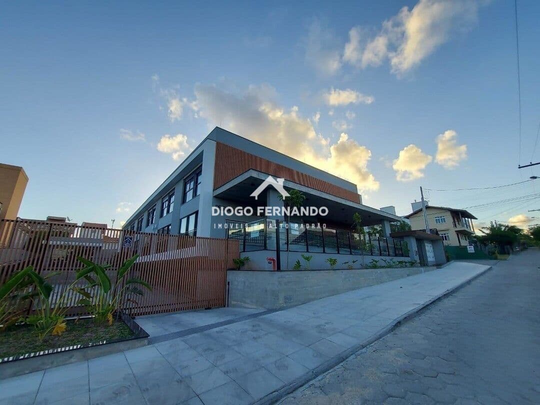 Apartamento de 2 suítes no Campeche