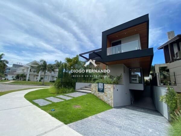 Casa Alto Padrão de 5 suítes em Jurerê Internacional