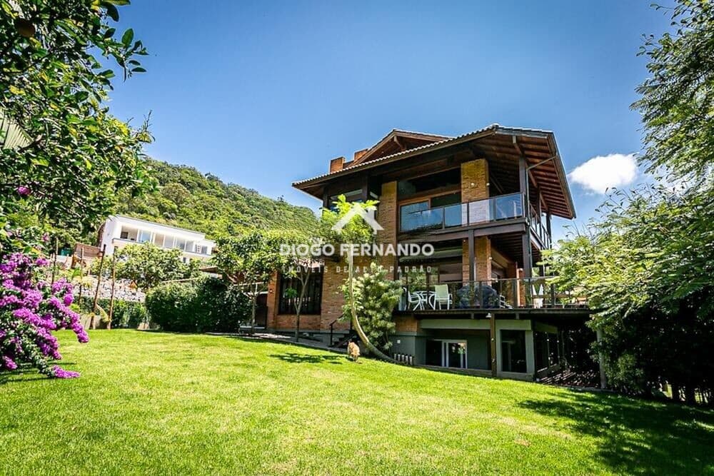 Casa Alto Padrão na Lagoa da Conceição