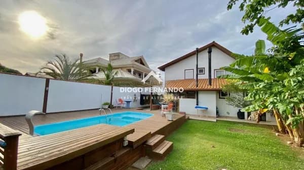 Casa no condomínio Village das Acácias em Florianópolis