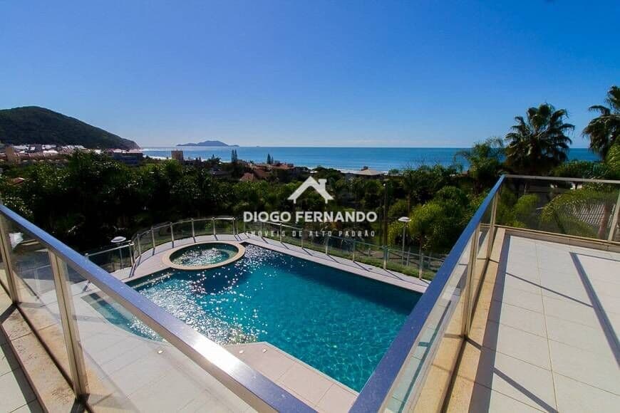 Linda Casa Alto Padrão com Vista Mar na Praia Brava em Florianópolis