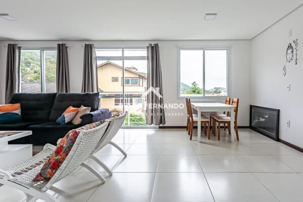 Lindo Duplex de 4 dormitórios no Canto da Lagoa