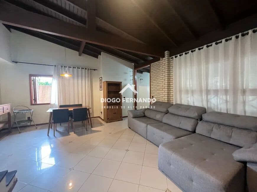 Casa com 4 dormitórios e edícula no Campeche