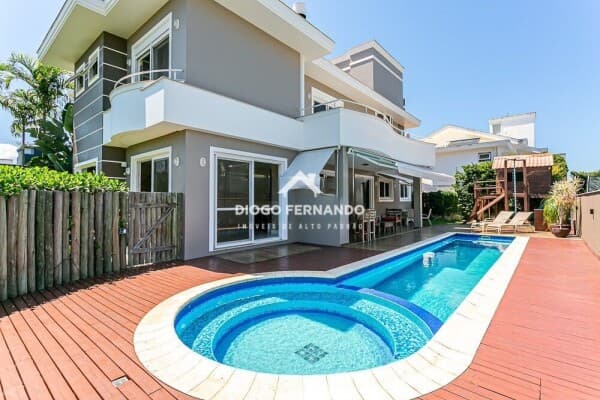 Casa Alto Padrão de 4 suítes em Jurerê Internacional