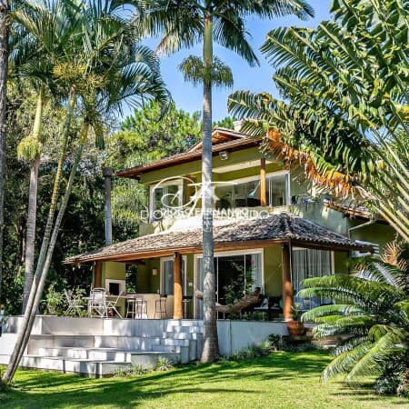 Casa Alto Padrão Frente à Lagoa da Conceição