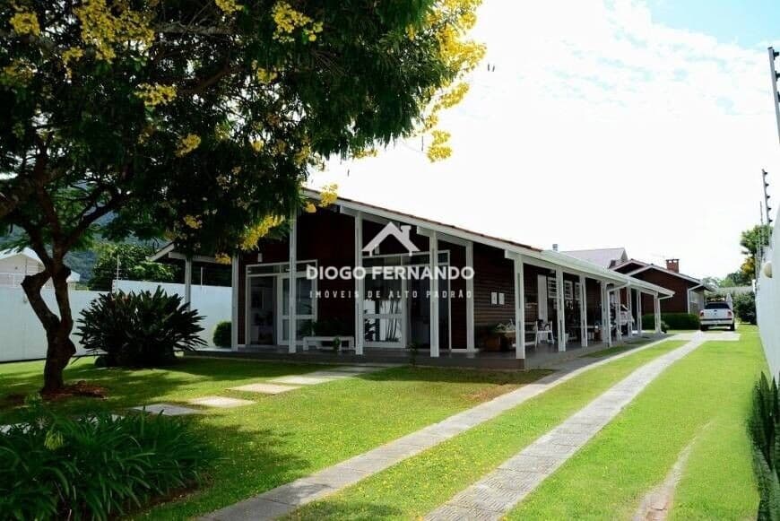 Casa em Amplo Terreno na Lagoa da Conceição