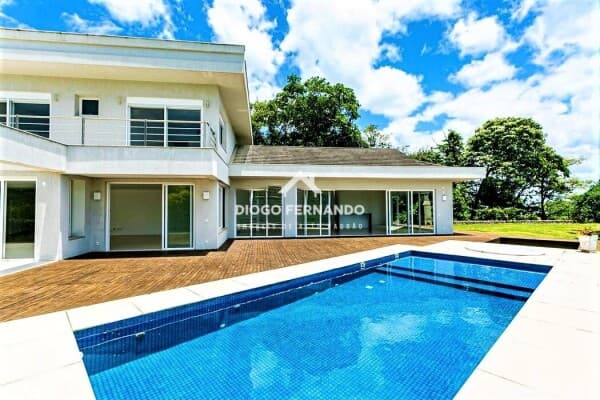 Casa Alto Padrão Frente Mar em Condomínio no Cacupé