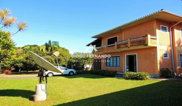Casas em Amplo Terreno no Campeche
