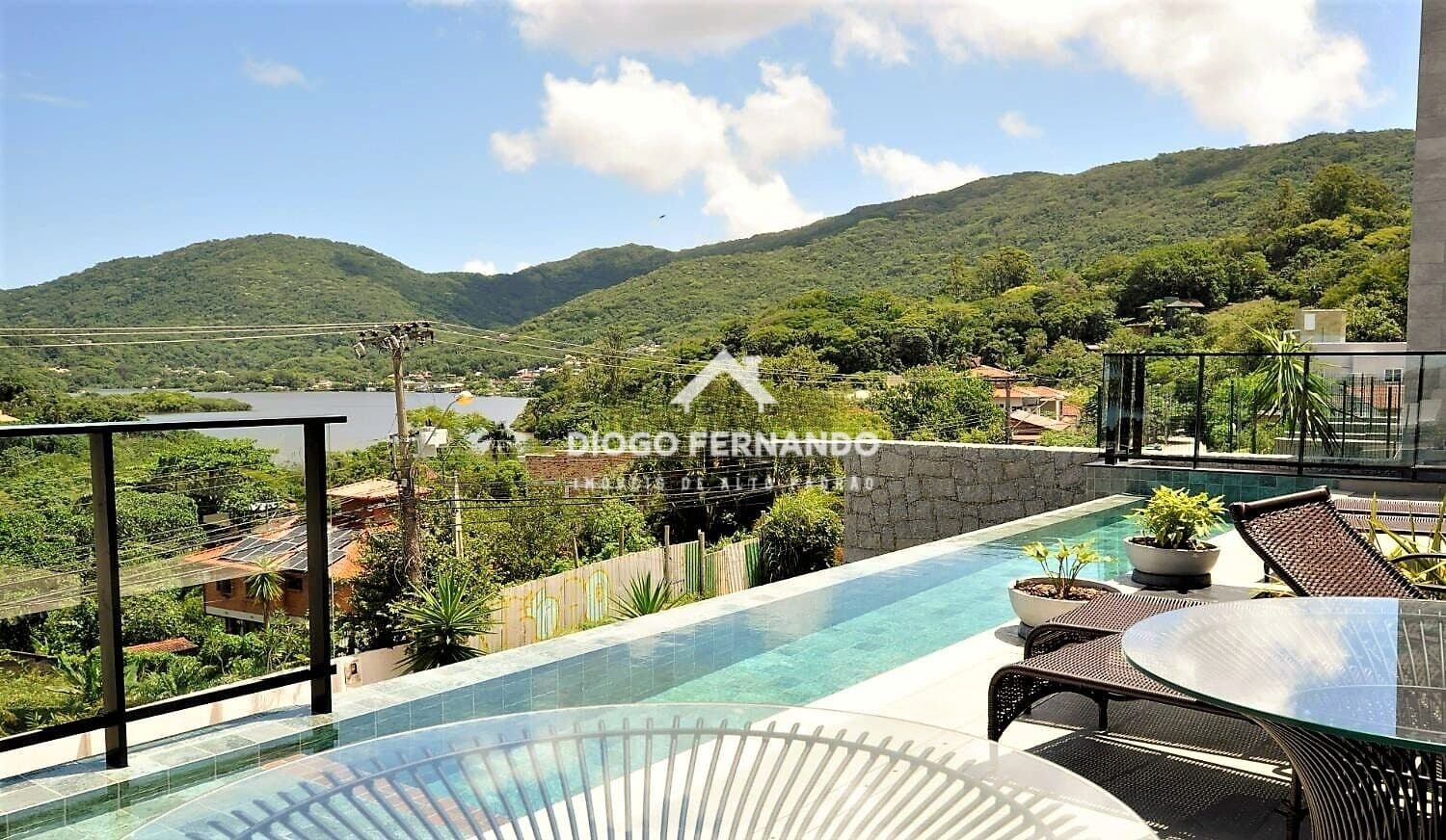Casa em Condomínio Exclusivo na Lagoa da Conceição
