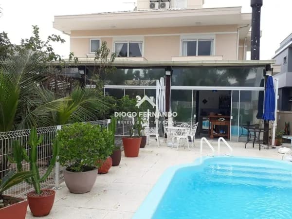 Casa com 5 suítes a venda no Residencial Flamboyant