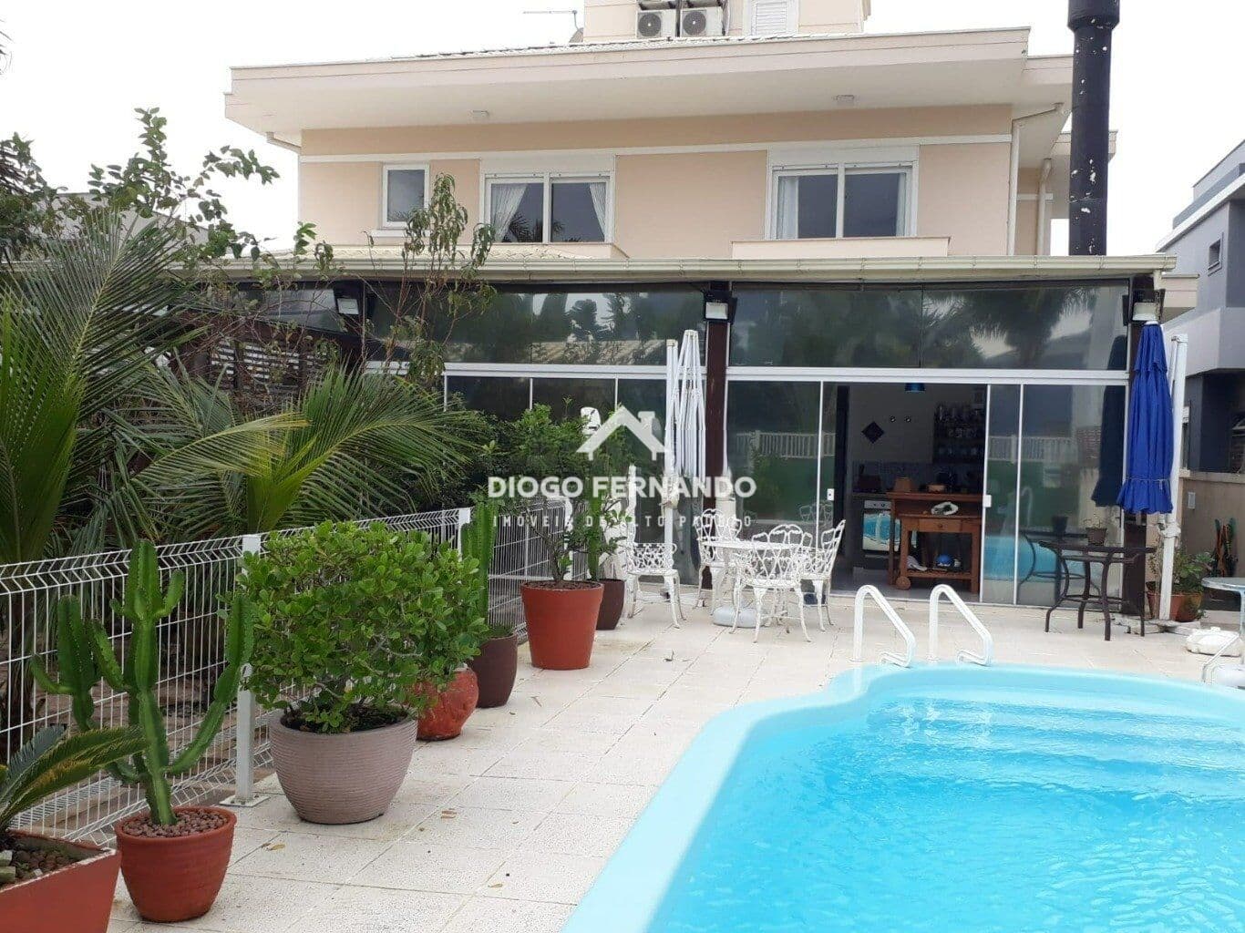 Casa com 5 suítes a venda no Residencial Flamboyant