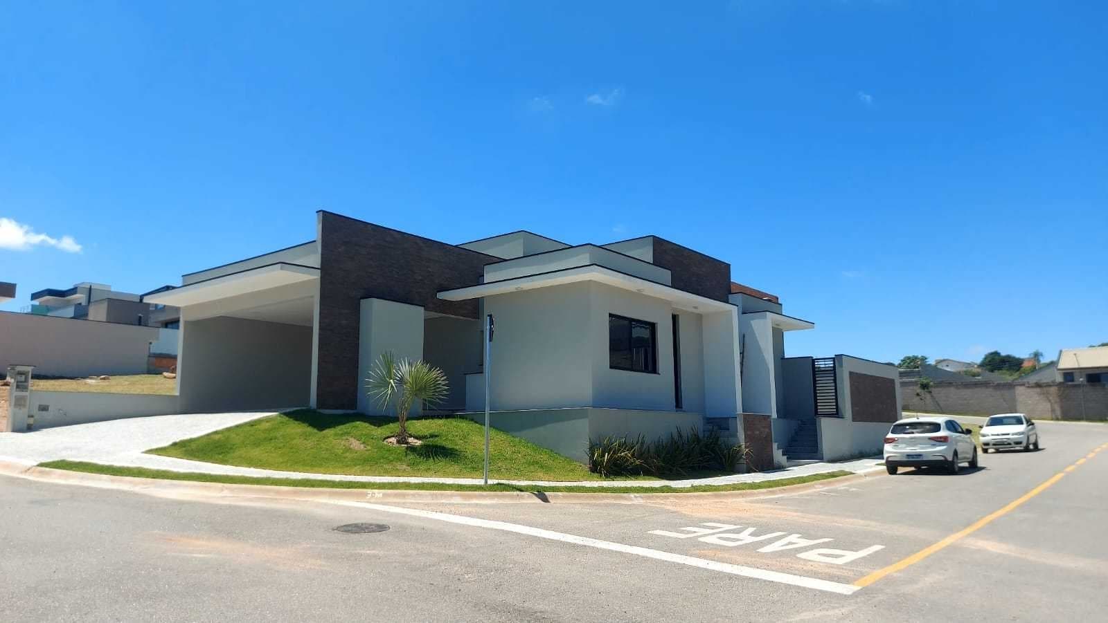 Casa térrea em condomínio de Valinhos