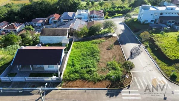 Lote de esquina no Loteamento Efre Fronza, Bairro Itoupava