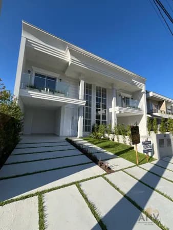 Sobrado Geminado de Alto Padrão – Condomínio Bella Residence