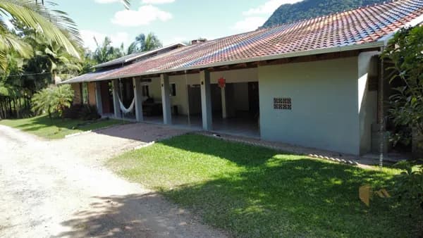 SÍTIO PARA LOCAÇÃO - COM PISCINA E LAGOA