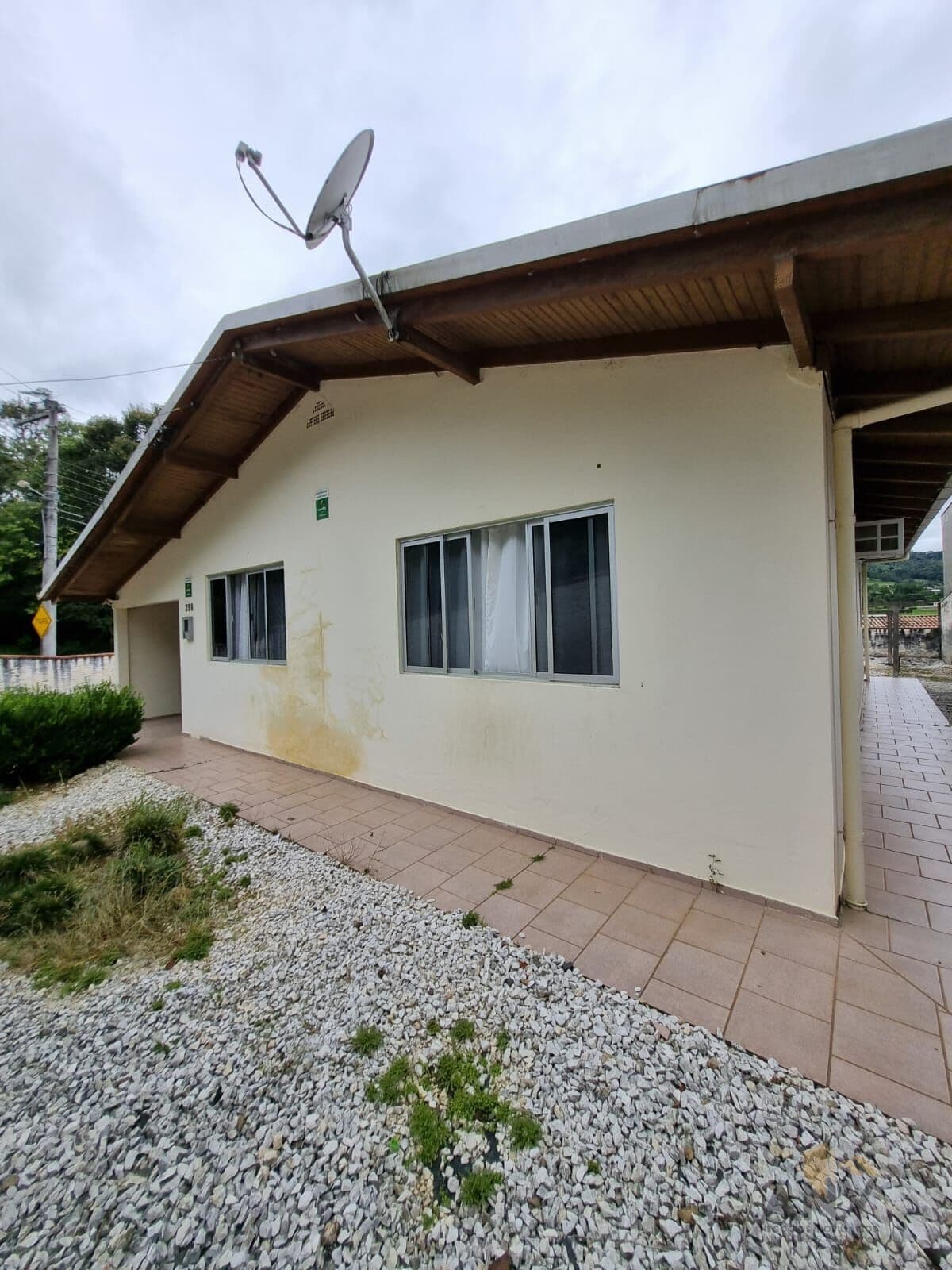 Vende-se casa de alvenaria no bairro Laranjeiras – Rio do Sul/SC