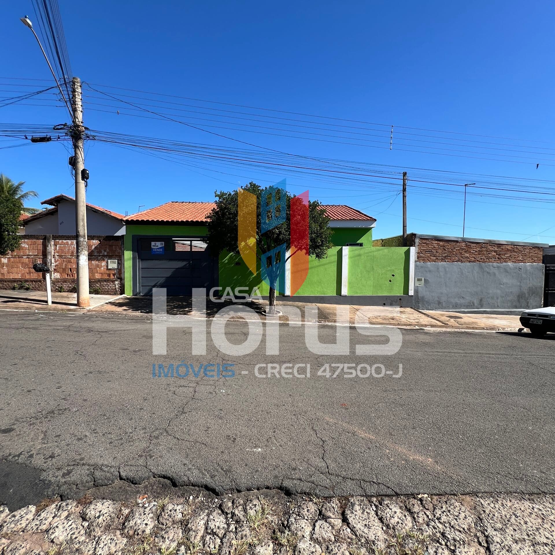Casa à Venda no Anésia