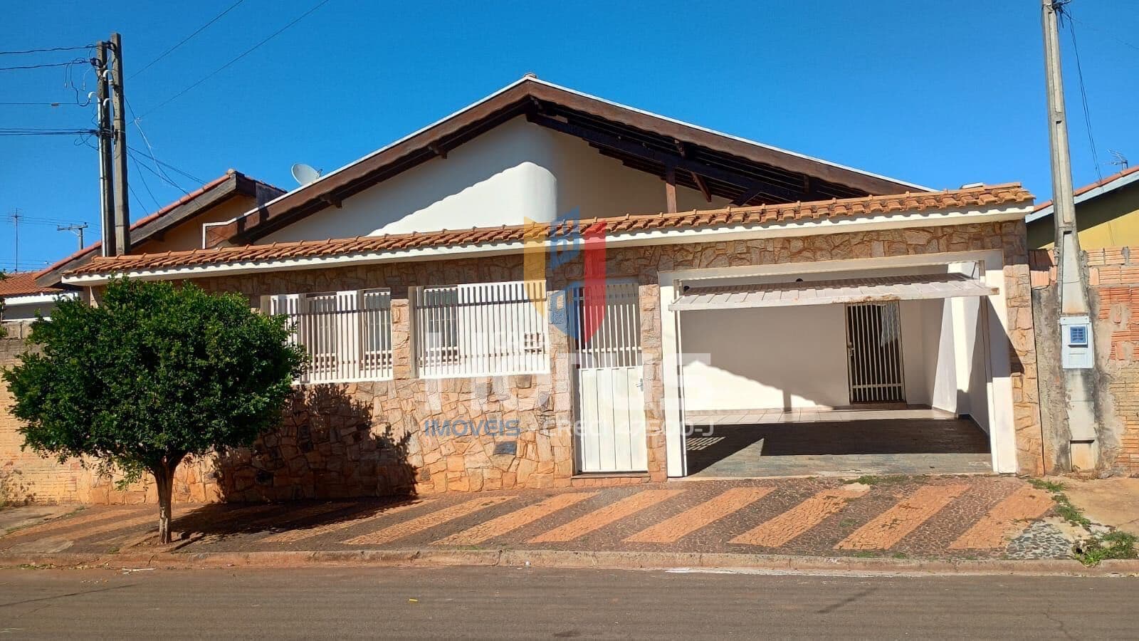 Casa à Venda no Anésia