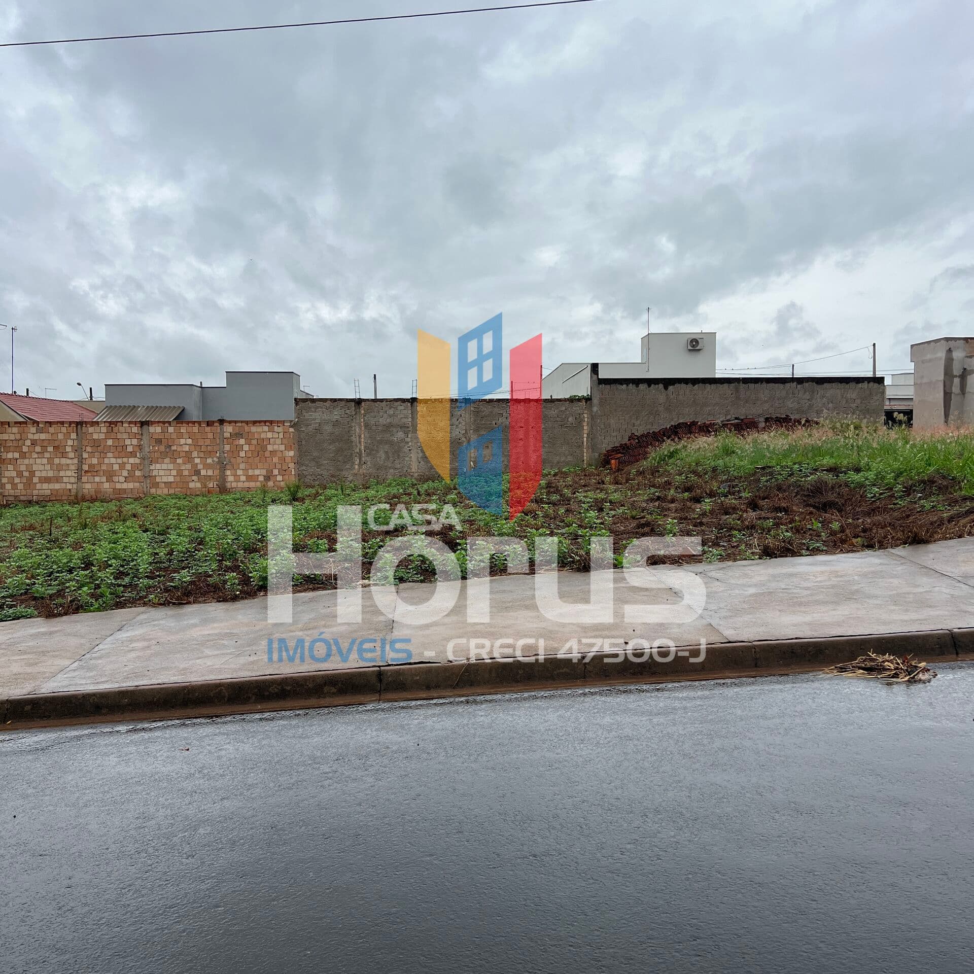 Terreno à Venda no Santa Luzia