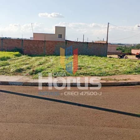 Terreno à Venda no Santa Luzia