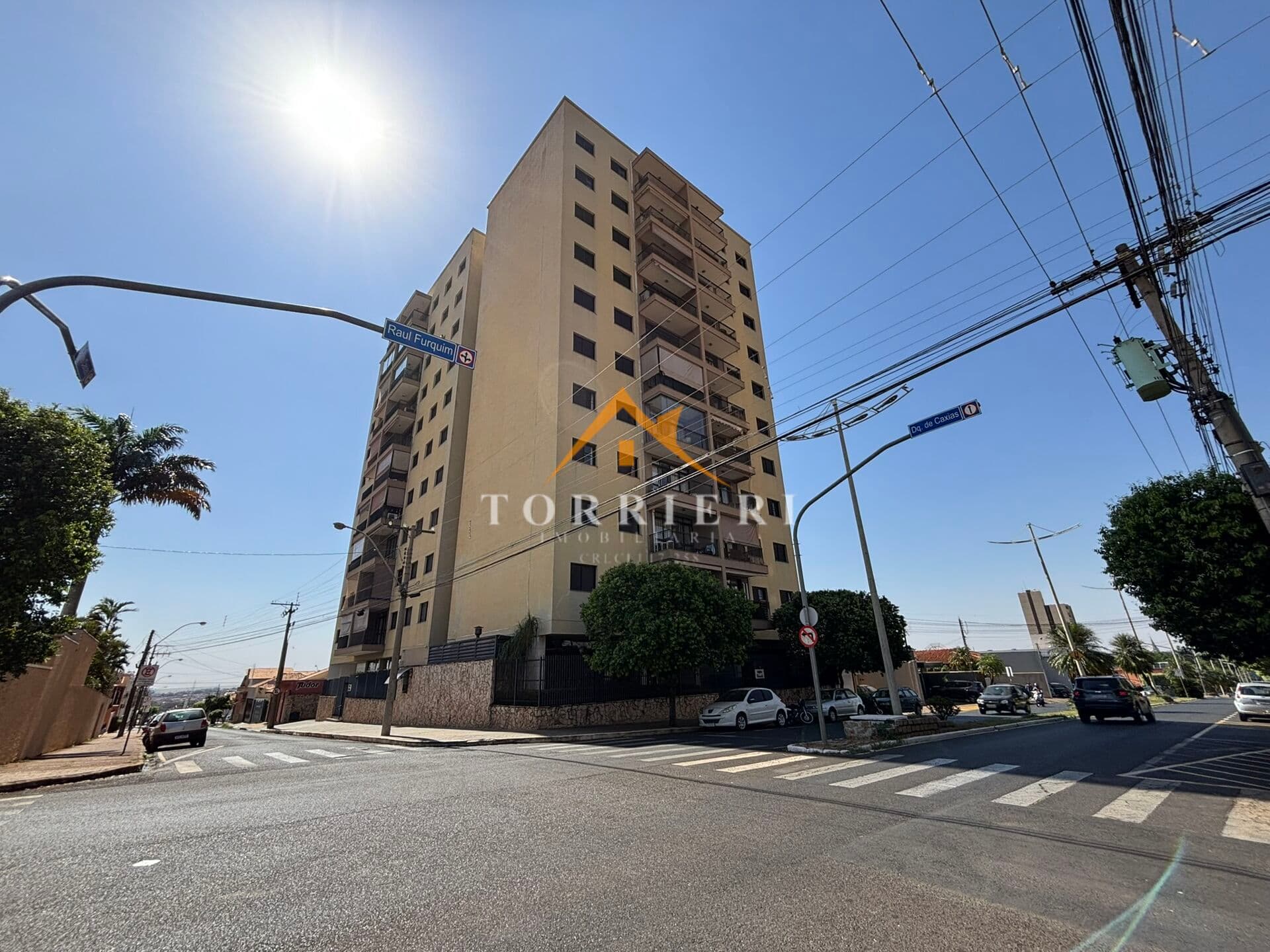 Apartamento com suíte.