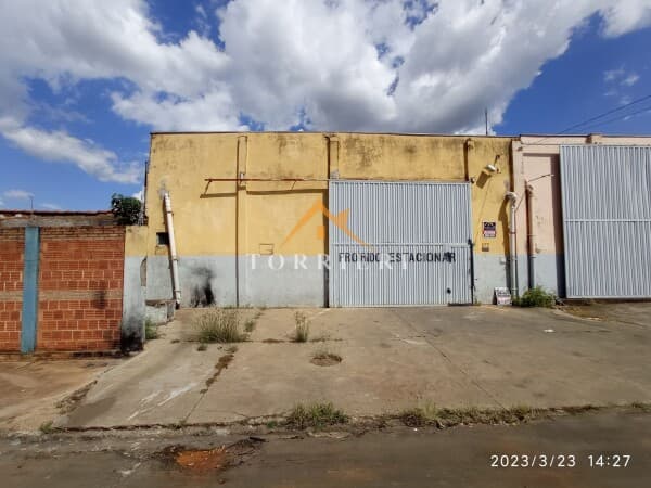 Barracão Comercial e Industrial
