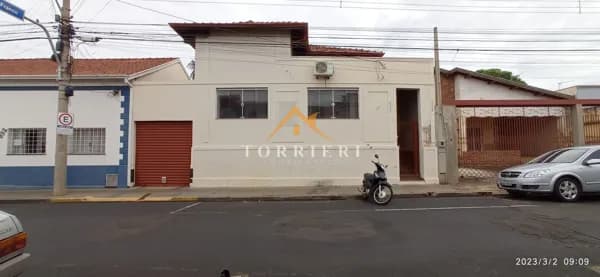 Casa com Escritório