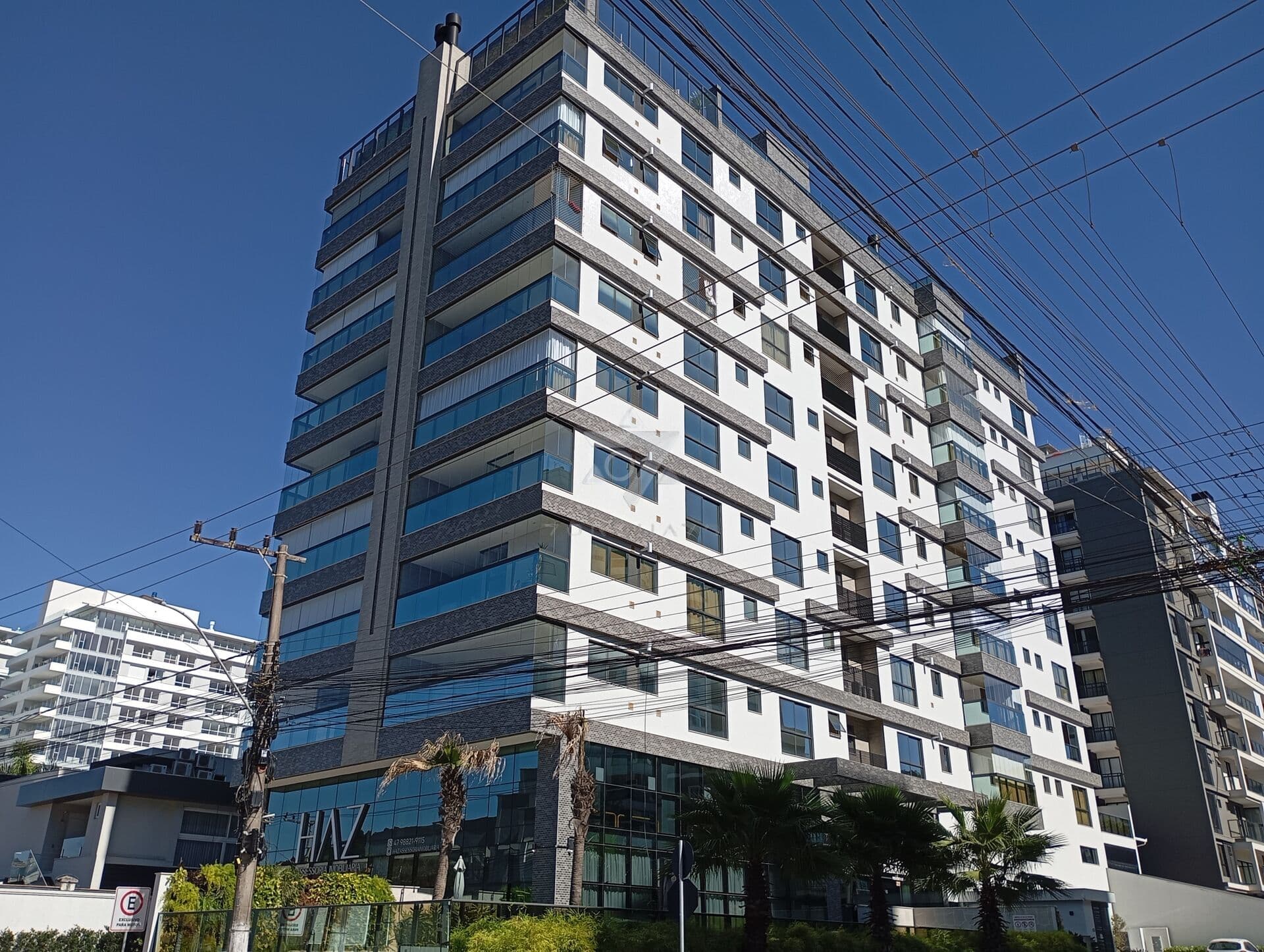 Surfers Paradise Residence: Uma Vista Indescritível para a Praia Brava