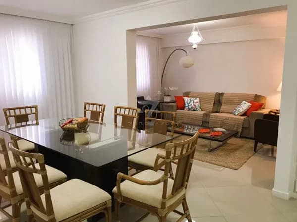 Apartamento em Balneário Camboriú: Uma vista Espetacular do 4° Andar!