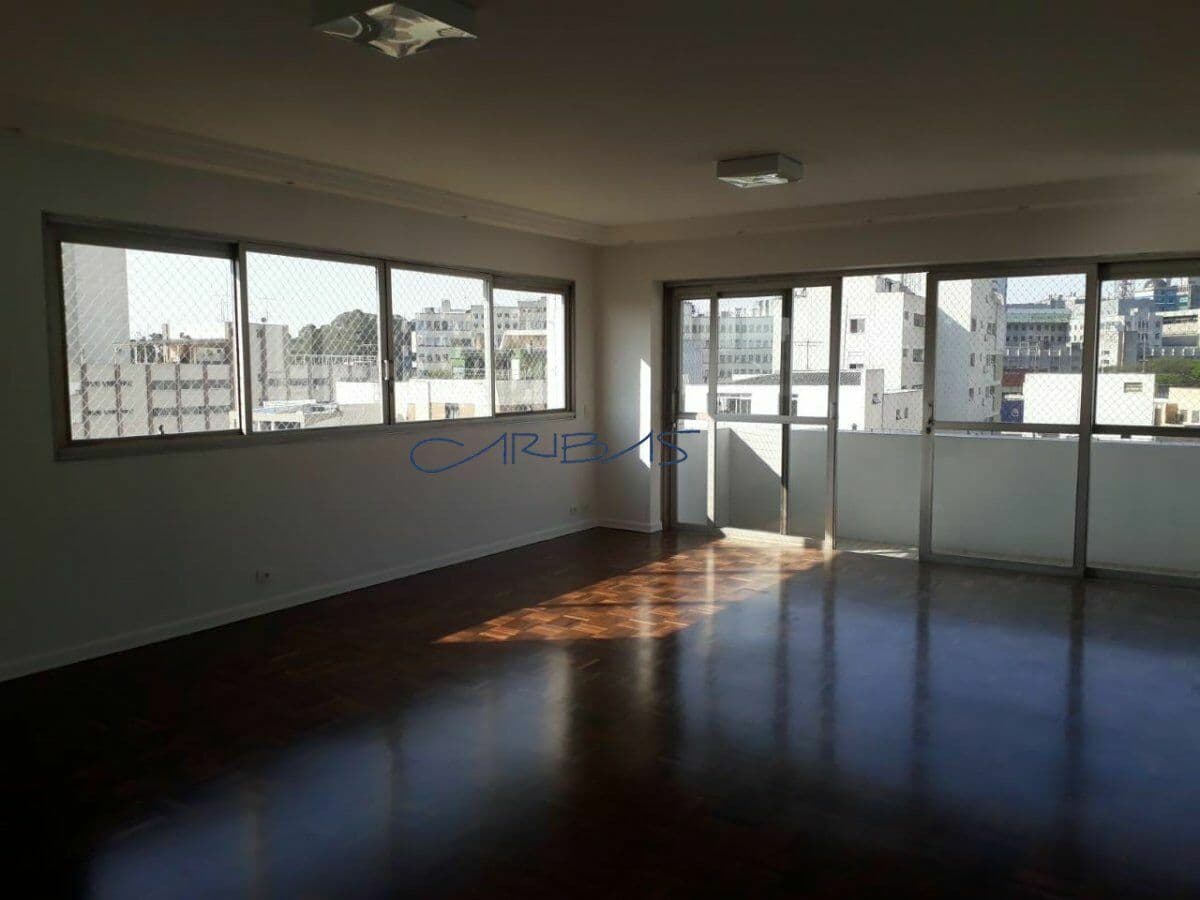 Apartamento alto padrão reformado para venda em Pinheiros
