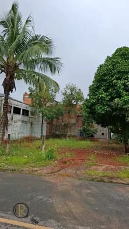 Terreno amplo no bairro das Nações