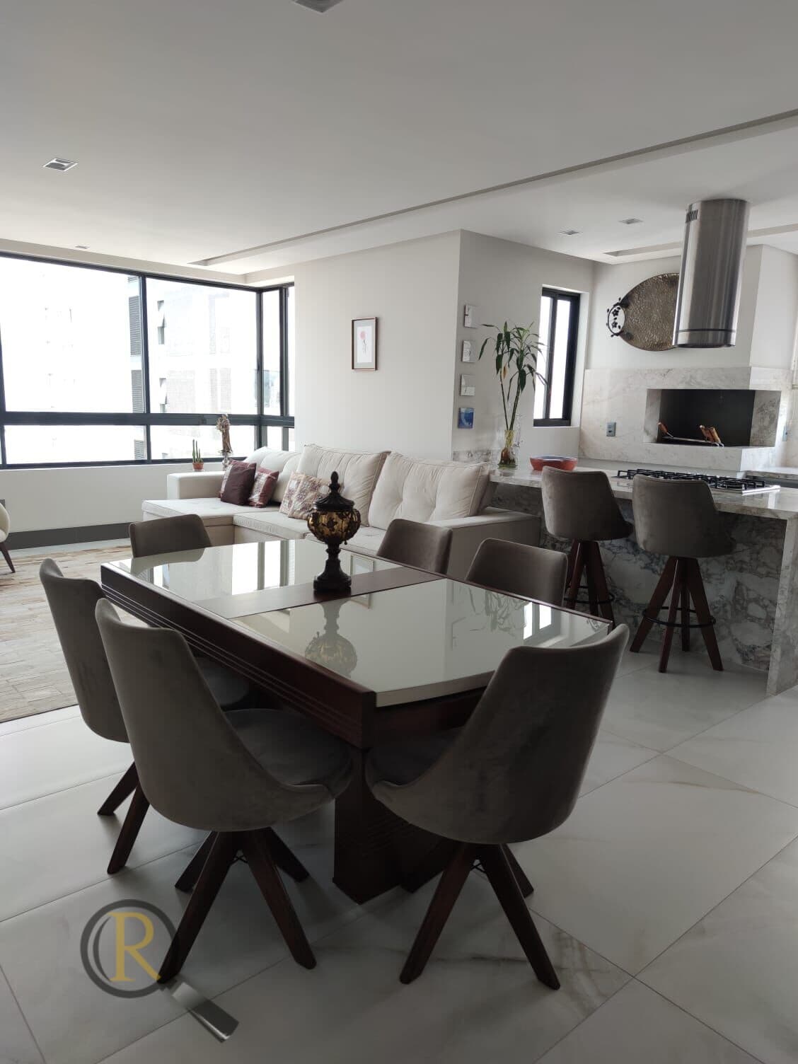 Apartamento 3 suítes, mobiliado, centro de Balneário Camboriú