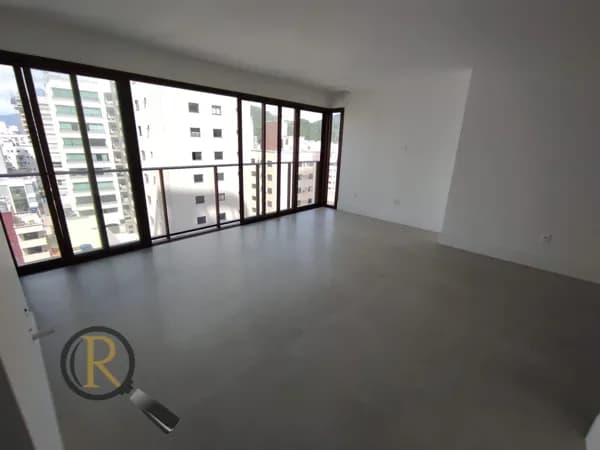 Apartamento Alto Padrão com 4 suítes e 4 vagas no Coração de Balneário Camboriú