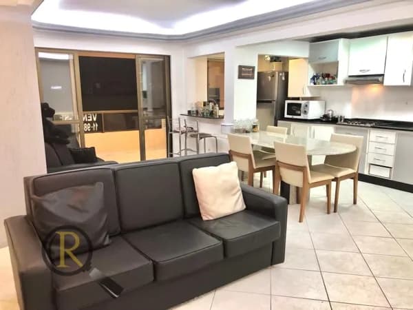 Apartamento diferenciado com 1 suíte + 1 dormitório no Pioneiros