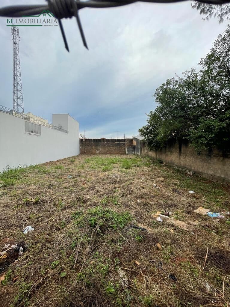 Lote/Terreno em Passos - Belo Horizonte