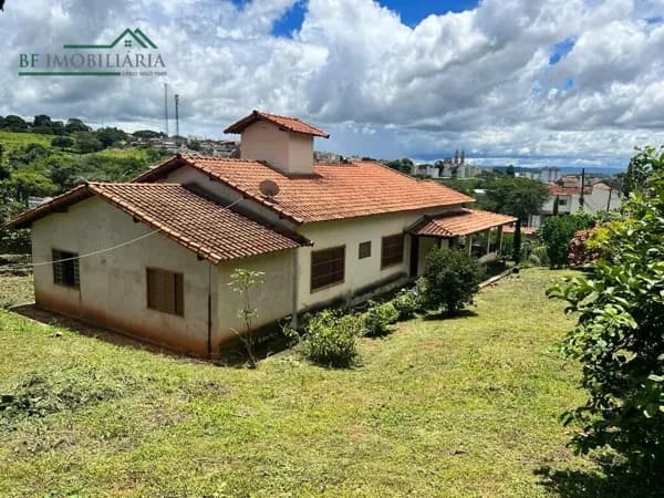 Casa em Passos - Jardim Pinheiros