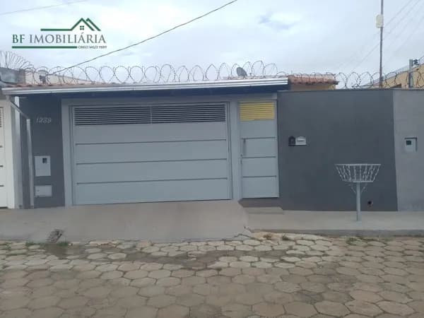 Casa em Passos - Santa Luzia