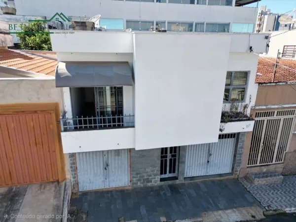 Casa em Passos - Centro