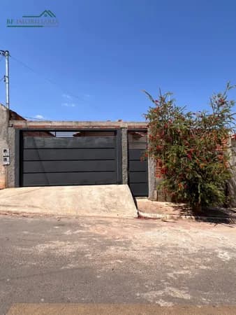 Casa em Passos - Vila Romana