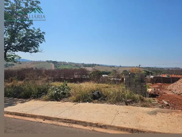 Lote/Terreno em Passos - Santa Luzia