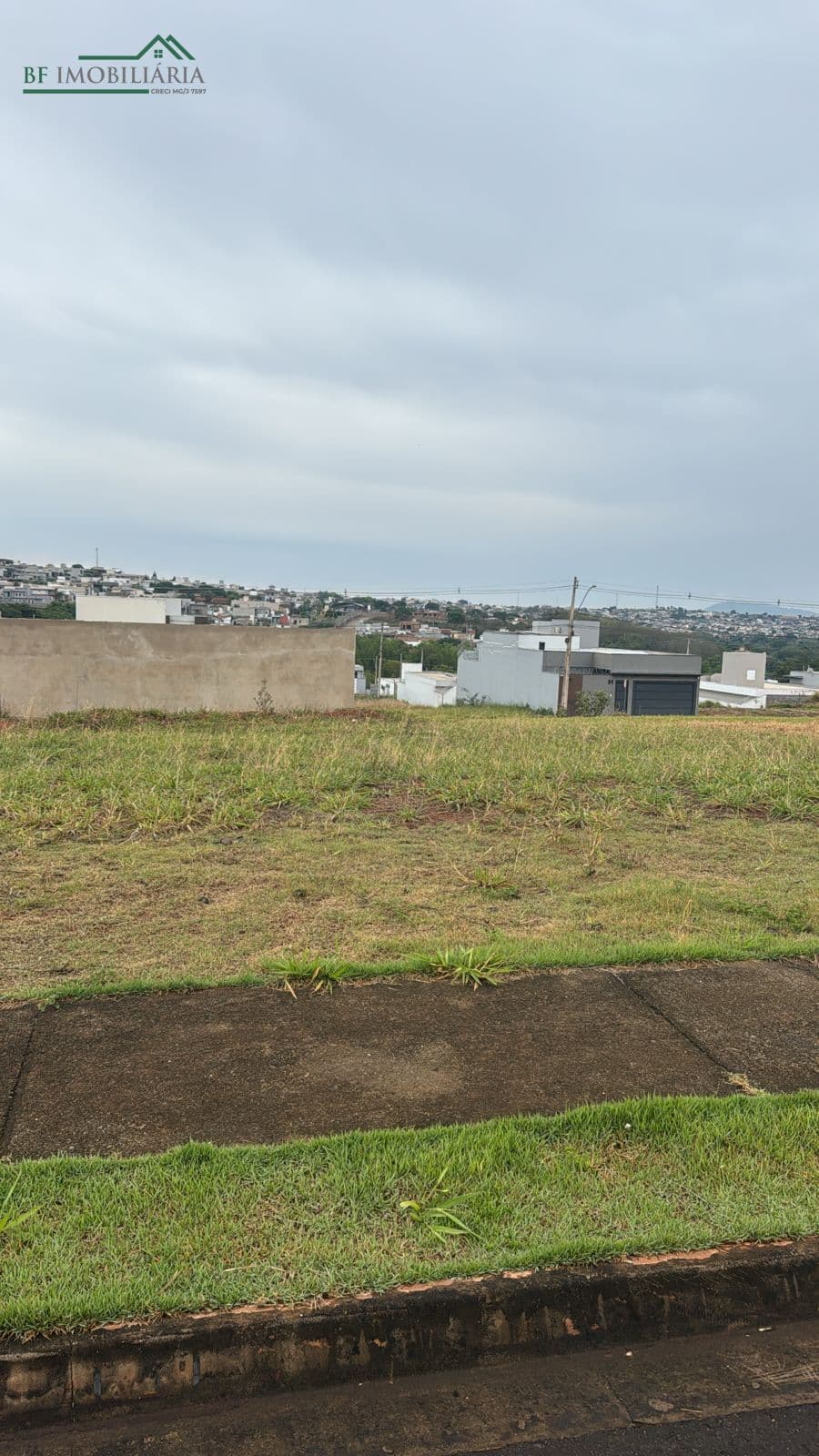 Lote/Terreno em Passos - Mirante do Vale