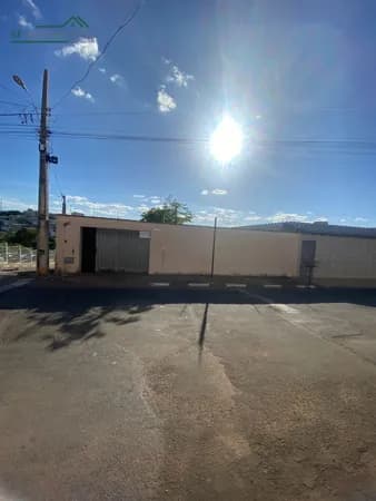 Casa em Passos - Parque Casarão