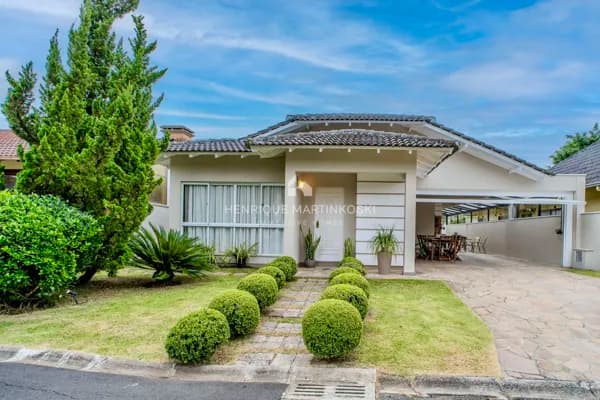 Casa em Condomínio-4 quartos-4 vagas-265m2-Térrea-Quintal-Não Germinada-São Braz-Curitiba-PR