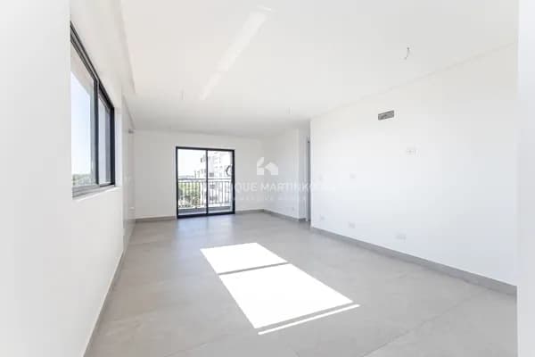 Apartamento 2 Quartos com Suíte e Churrasqueira no Bacacheri