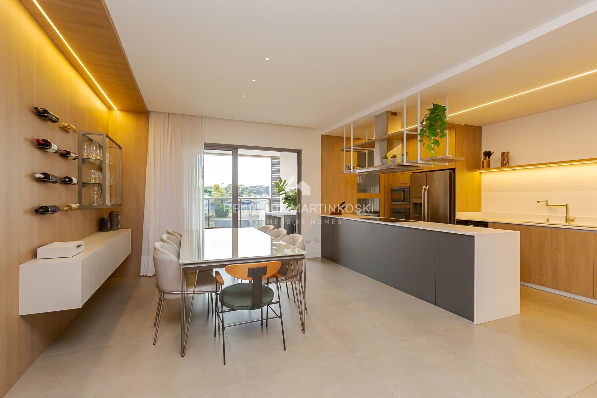 Apartamento mobiliado e decorado com 3 suítes no Ecoville | 136m² privativos | 2 vagas FACE NORTE - PORTEIRA FECHADA