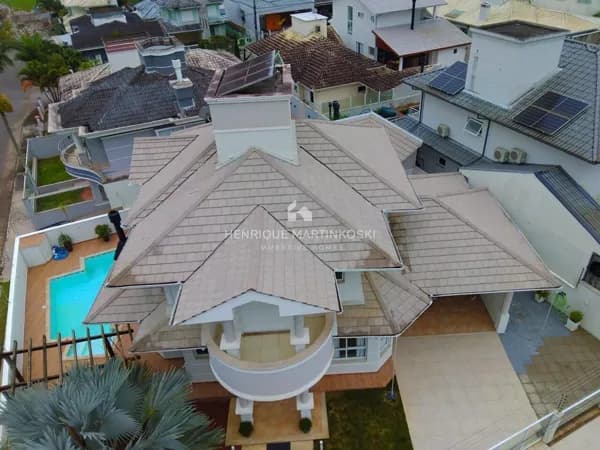 Casa Alto Padrão-Cidade Universitária Pedra Branca-Palhoça-SC-236,88 m2-3 dormitórios, sendo 1 suite master e 2 demi suítes-3 vagas